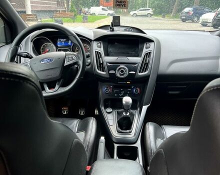 Белый Форд Фокус, объемом двигателя 2 л и пробегом 162 тыс. км за 10900 $, фото 7 на Automoto.ua