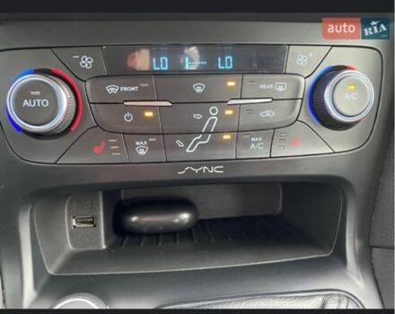 Белый Форд Фокус, объемом двигателя 1 л и пробегом 177 тыс. км за 7590 $, фото 6 на Automoto.ua