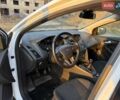 Белый Форд Фокус, объемом двигателя 1 л и пробегом 150 тыс. км за 5900 $, фото 6 на Automoto.ua