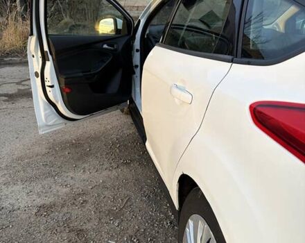 Белый Форд Фокус, объемом двигателя 1 л и пробегом 150 тыс. км за 7500 $, фото 11 на Automoto.ua