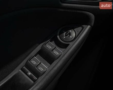 Белый Форд Фокус, объемом двигателя 1 л и пробегом 191 тыс. км за 8700 $, фото 16 на Automoto.ua