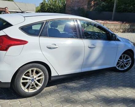 Белый Форд Фокус, объемом двигателя 2 л и пробегом 213 тыс. км за 8999 $, фото 5 на Automoto.ua