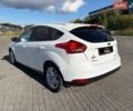 Білий Форд Фокус, об'ємом двигуна 2 л та пробігом 153 тис. км за 6950 $, фото 4 на Automoto.ua