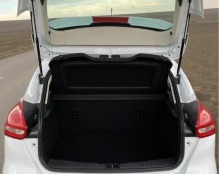 Белый Форд Фокус, объемом двигателя 1 л и пробегом 177 тыс. км за 7590 $, фото 14 на Automoto.ua