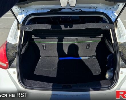 Белый Форд Фокус, объемом двигателя 16 л и пробегом 154 тыс. км за 8900 $, фото 9 на Automoto.ua