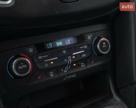 Белый Форд Фокус, объемом двигателя 1 л и пробегом 191 тыс. км за 8700 $, фото 24 на Automoto.ua