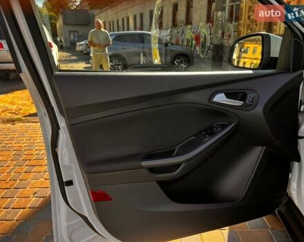 Белый Форд Фокус, объемом двигателя 1.6 л и пробегом 33 тыс. км за 10500 $, фото 15 на Automoto.ua