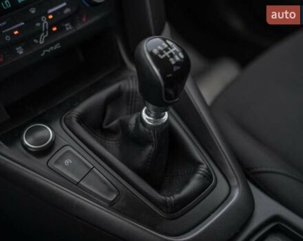 Белый Форд Фокус, объемом двигателя 1 л и пробегом 191 тыс. км за 8700 $, фото 25 на Automoto.ua