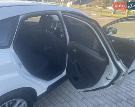 Белый Форд Фокус, объемом двигателя 1 л и пробегом 92 тыс. км за 11000 $, фото 17 на Automoto.ua