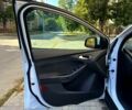 Білий Форд Фокус, об'ємом двигуна 1 л та пробігом 45 тис. км за 10100 $, фото 6 на Automoto.ua