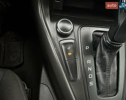 Білий Форд Фокус, об'ємом двигуна 2 л та пробігом 154 тис. км за 8700 $, фото 38 на Automoto.ua