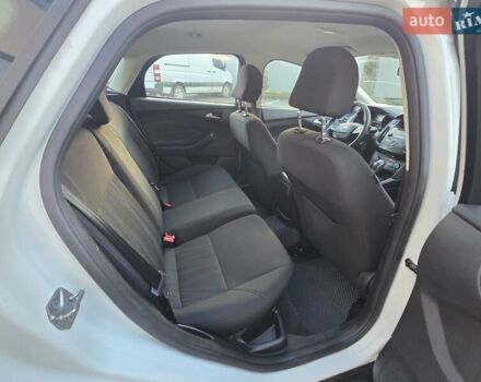 Белый Форд Фокус, объемом двигателя 2 л и пробегом 149 тыс. км за 7650 $, фото 34 на Automoto.ua