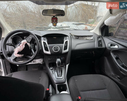 Белый Форд Фокус, объемом двигателя 2 л и пробегом 230 тыс. км за 3000 $, фото 3 на Automoto.ua