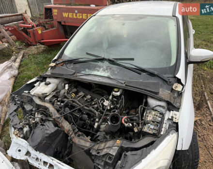 Белый Форд Фокус, объемом двигателя 2 л и пробегом 230 тыс. км за 3000 $, фото 9 на Automoto.ua