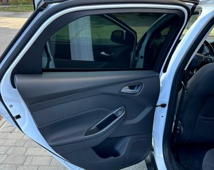 Білий Форд Фокус, об'ємом двигуна 1 л та пробігом 45 тис. км за 10100 $, фото 4 на Automoto.ua