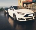 Білий Форд Фокус, об'ємом двигуна 2 л та пробігом 34 тис. км за 13600 $, фото 2 на Automoto.ua