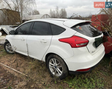 Белый Форд Фокус, объемом двигателя 2 л и пробегом 230 тыс. км за 3000 $, фото 1 на Automoto.ua