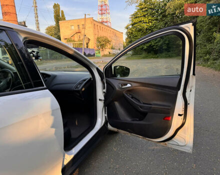 Білий Форд Фокус, об'ємом двигуна 2 л та пробігом 99 тис. км за 9400 $, фото 9 на Automoto.ua