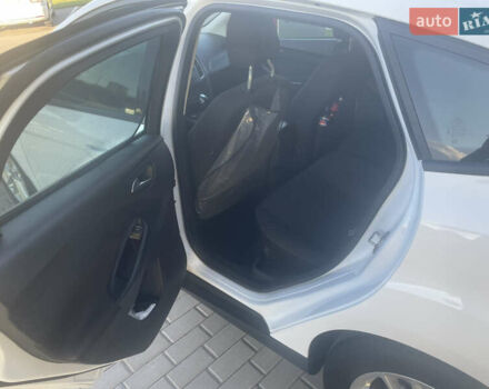 Белый Форд Фокус, объемом двигателя 1 л и пробегом 92 тыс. км за 11000 $, фото 4 на Automoto.ua