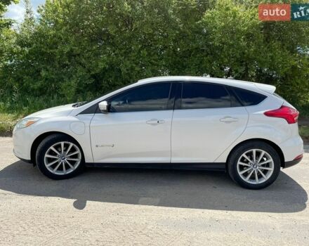 Білий Форд Фокус, об'ємом двигуна 0 л та пробігом 171 тис. км за 8000 $, фото 4 на Automoto.ua