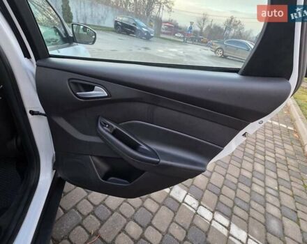 Белый Форд Фокус, объемом двигателя 2 л и пробегом 149 тыс. км за 7650 $, фото 33 на Automoto.ua