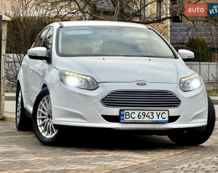 Белый Форд Фокус, объемом двигателя 0 л и пробегом 74 тыс. км за 9999 $, фото 13 на Automoto.ua