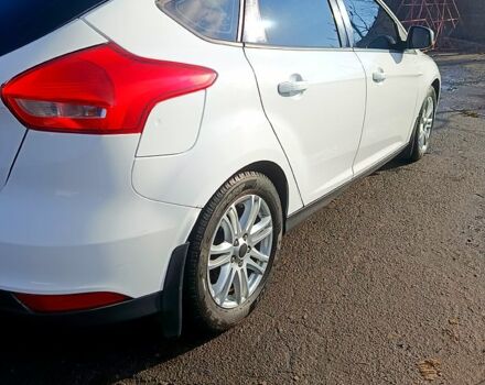 Білий Форд Фокус, об'ємом двигуна 1.6 л та пробігом 112 тис. км за 9000 $, фото 2 на Automoto.ua