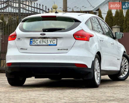 Белый Форд Фокус, объемом двигателя 0 л и пробегом 74 тыс. км за 9999 $, фото 30 на Automoto.ua