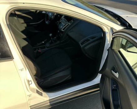 Белый Форд Фокус, объемом двигателя 1.6 л и пробегом 131 тыс. км за 9200 $, фото 7 на Automoto.ua