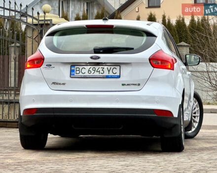 Белый Форд Фокус, объемом двигателя 0 л и пробегом 74 тыс. км за 9999 $, фото 29 на Automoto.ua