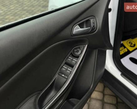 Белый Форд Фокус, объемом двигателя 0 л и пробегом 136 тыс. км за 11800 $, фото 26 на Automoto.ua