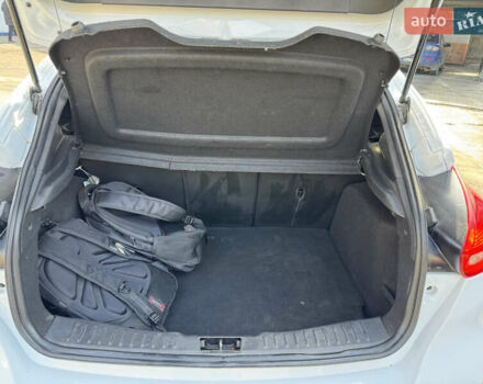 Белый Форд Фокус, объемом двигателя 1.5 л и пробегом 205 тыс. км за 11000 $, фото 11 на Automoto.ua