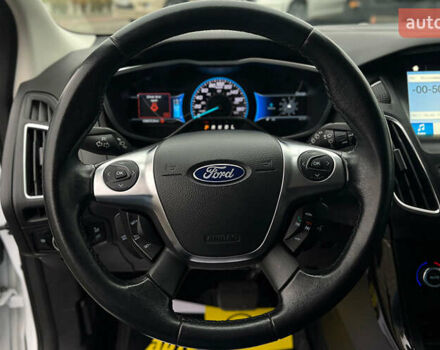 Белый Форд Фокус, объемом двигателя 0 л и пробегом 136 тыс. км за 11800 $, фото 10 на Automoto.ua