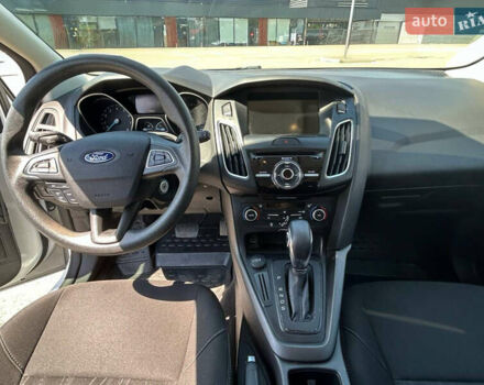 Белый Форд Фокус, объемом двигателя 2 л и пробегом 71 тыс. км за 13365 $, фото 10 на Automoto.ua