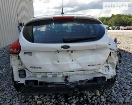 Белый Форд Фокус, объемом двигателя 2 л и пробегом 124 тыс. км за 1800 $, фото 4 на Automoto.ua