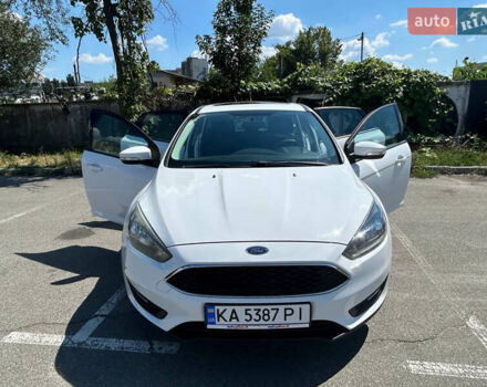 Белый Форд Фокус, объемом двигателя 2 л и пробегом 71 тыс. км за 13365 $, фото 17 на Automoto.ua