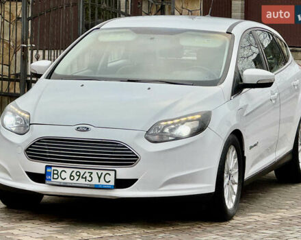 Белый Форд Фокус, объемом двигателя 0 л и пробегом 74 тыс. км за 9999 $, фото 3 на Automoto.ua