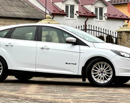 Белый Форд Фокус, объемом двигателя 0 л и пробегом 74 тыс. км за 9999 $, фото 16 на Automoto.ua