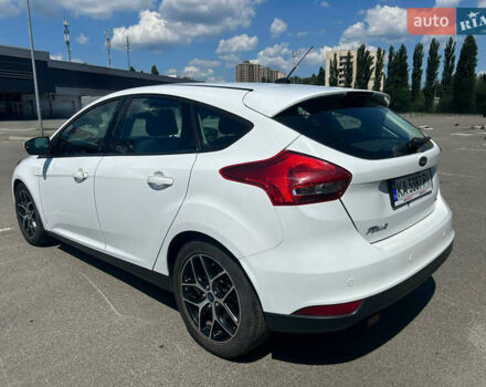 Белый Форд Фокус, объемом двигателя 2 л и пробегом 71 тыс. км за 13365 $, фото 3 на Automoto.ua