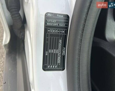Белый Форд Фокус, объемом двигателя 1.6 л и пробегом 135 тыс. км за 9500 $, фото 31 на Automoto.ua