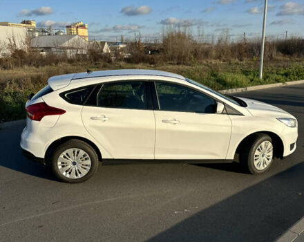 Белый Форд Фокус, объемом двигателя 1.6 л и пробегом 131 тыс. км за 9200 $, фото 5 на Automoto.ua