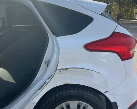 Белый Форд Фокус, объемом двигателя 1.6 л и пробегом 240 тыс. км за 6500 $, фото 3 на Automoto.ua