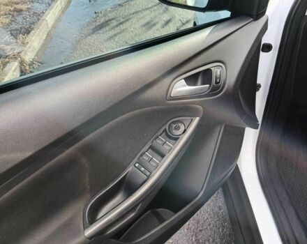 Белый Форд Фокус, объемом двигателя 1.6 л и пробегом 112 тыс. км за 9000 $, фото 5 на Automoto.ua