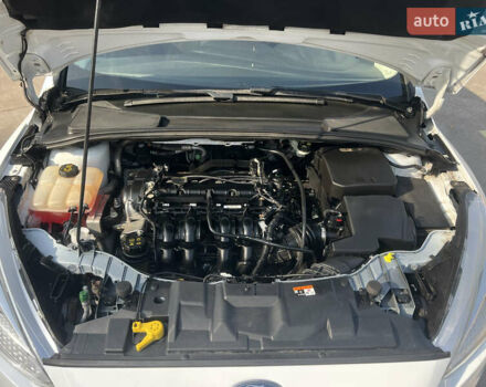 Белый Форд Фокус, объемом двигателя 1.6 л и пробегом 240 тыс. км за 6500 $, фото 5 на Automoto.ua