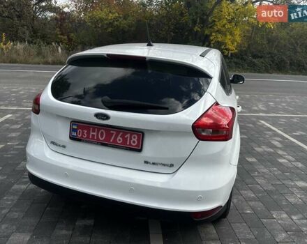 Белый Форд Фокус, объемом двигателя 0 л и пробегом 135 тыс. км за 12200 $, фото 14 на Automoto.ua