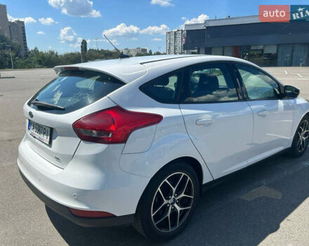 Белый Форд Фокус, объемом двигателя 2 л и пробегом 71 тыс. км за 13365 $, фото 5 на Automoto.ua