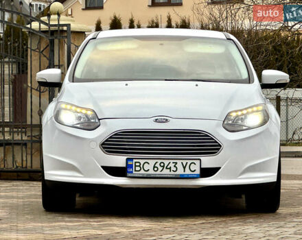 Белый Форд Фокус, объемом двигателя 0 л и пробегом 74 тыс. км за 9999 $, фото 1 на Automoto.ua