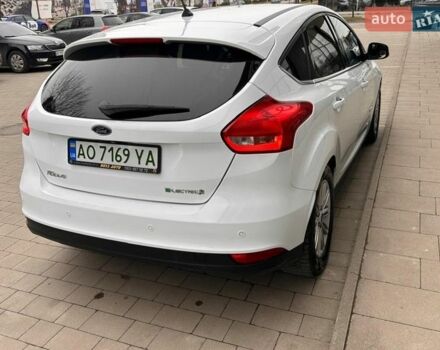 Белый Форд Фокус, объемом двигателя 0 л и пробегом 136 тыс. км за 10700 $, фото 11 на Automoto.ua