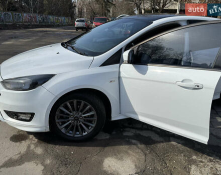 Белый Форд Фокус, объемом двигателя 1.5 л и пробегом 205 тыс. км за 11000 $, фото 16 на Automoto.ua