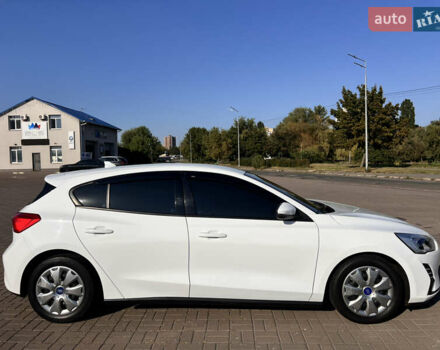 Белый Форд Фокус, объемом двигателя 1.5 л и пробегом 139 тыс. км за 10900 $, фото 5 на Automoto.ua